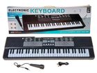 Adar, keyboard z mikrofonem, 61 klawiszy