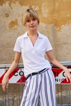 Bluzka damska z krótkim rękawem, biała, Moodo