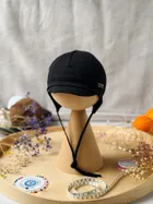 Czapka chłopięca, wiązana, czarna, Iltom