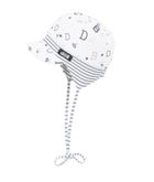 Czapka z daszkiem niemowlęca, wiązana, literki, biała, Döll