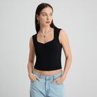 Czarny top z dekoltem NOWEAR