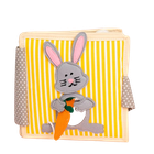 Jolly Designs. Zabawny Królik. Książeczka sensoryczno-manipulacyjna