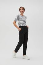 Spodnie jeansowe damskie, mom fit, czarne, Moodo