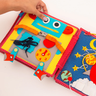 Jolly Designs. Szczęście. Książeczka sensoryczno-manipulacyjna