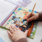 Totum, Bluey, wydrapywanka kolorowanka z naklejkami, zestaw kreatywny