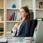 Nuvita, Materno Twist, laktator ręczny dwufazowy z obrotową rączka 270°, szary + butelka, 150 ml