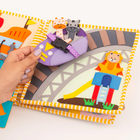 Jolly Designs. Podróżnik. Książeczka sensoryczno-manipulacyjna