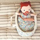 Lilliputiens, Kwiaty, koszyczek-nosidełko dla lalki z kocykiem i poduszką