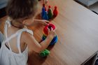 Rubbabu, układanka edukacyjno-sensoryczna, piramida z piłką