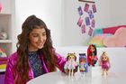 Barbie, Extra Minis, mała lalka, czerwono-czarne włosy