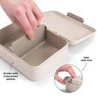 Done By Deer, Celebration, lunchbox z podziałką, sand