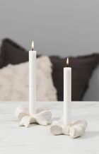 Fanni K, Rusetti, świecznik, kokarda