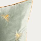 Homla, Camilla, poszewka, welurowa pistacjowa z haftowanymi pszczołami, 45-45 cm