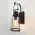 Lampa ścienna, kinkiet, latarnia