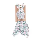 Petite&Mars, Hugo, kocyk z muślinu bambusowego z grzechotką, Pink Meadow, 0m+