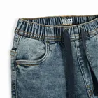 Regulowane jeansy o kroju jogger Cool Club