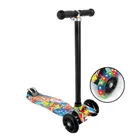 Smiki, 3-kołowa hulajnoga ze świecącymi kołami LED, graffiti