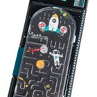 Smiki, Kosmos, piórnik, czarny