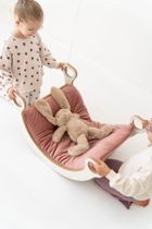 tupti.wood, poduszka do bujaka montessori, materac do małego bujaka, różowy