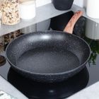 Vilde, Black&Wood, patelnia granitowa, 32 cm