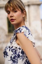 Bluzka damska z krótkim rękawem, biała, Moodo