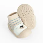 Cool Club, Skarpetobuty niemowlęce, beżowe, podeszwa Barefoot