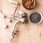 Kinghoff, młynek do mielenia maku, orzechów, KH-1952