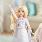 Kraina Lodu 2, Królewska śpiewająca lalka Elsa