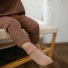 Legginsy chłopięce, sweterkowe, beżowe, Eevi