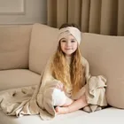 LullaLove, kocyk bambusowo-bawełniany z falbanką, całoroczny, beżowy, 90-110 cm