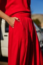 Spodnie materiałowe damskie, czerwone, Moodo