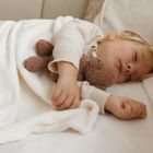BabyOno, Miś, kocyk z przytulanką, śmietankowy