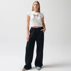 Biały T-shirt z nadrukiem Kuromi NOWEAR