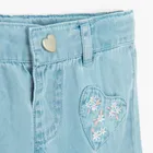 Cienkie spodnie jeansowe z haftem Cool Club