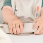 Done by Deer, Owieczka Sheepy, miska z przyssawką, stick&stay, sand