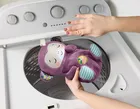 Fisher-Price, Fioletowa Małpka Usypianka-Przytulanka, oddychający uspokajacz