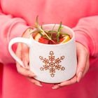 Homla, Combes, kubek, kremowy ze śnieżynką i różowym środkiem, 0,6l