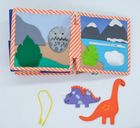 Jolly Designs. Dino. Książeczka sensoryczno-manipulacyjna
