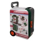 Kruzzel, warsztat z narzędziami i walizką