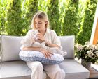 Motherhood, Fasolka, poduszka do karmienia, standard, niebieskie listki