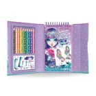 Nebulous Stars, Isadora, szkicownik do projektowania ubrań