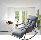 Pojedynczy fotel bujany z czarną metalową podstawą, szary