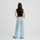 Regulowane jeansy o kroju wide leg NOWEAR