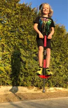 Enero, skoczek pogo, drążek do skakania, czerwony