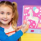 Kraina Fantazji. Kolorowanka wodna z pisakiem i podpórką. 6 kart