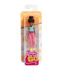 Barbie, On the Go, lalka w niebiesko-różowym stroju