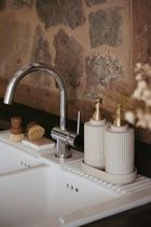 Wenko, Heidi, zestaw dozowników z podstawką, 2-550 ml