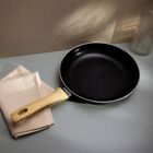 Homla, B2 Albero Essentials, patelnia, czarna, 28 cm