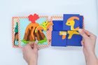 Jolly Designs. Dino. Książeczka sensoryczno-manipulacyjna