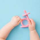 Akuku, gryzak silikonowy, ślimak, różowy